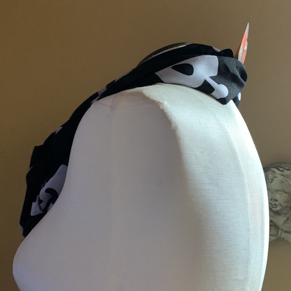 Skulls women’s skull scarf 🧣 Halloween accessories écharpe unisex nwt - Picture 10 of 16